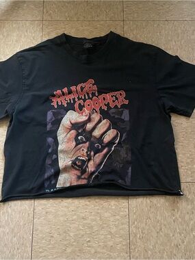 Short-Sleeve Graphic Tee - Black